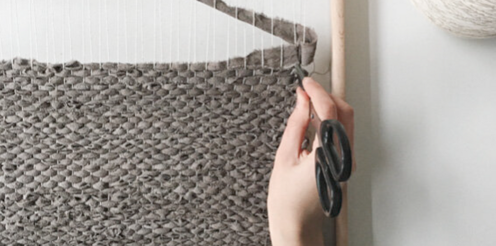 HOW TO WEAVE A RAG RUG ON A FRAME LOOM