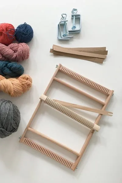 How to weave a scarf
